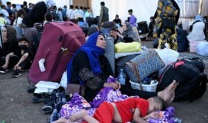 افغانستان مهاجرلری قیتریلیشی؛ دیپلومات نشری: افغانستانلیکلرگه نسبتن مملکتلر سیاستی اوزگرگن