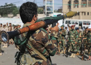 حوثی‌‌لر سعودی عربستان‌نینگ حربی بَزه‌لریدن بیریگه هجوم قیلدی