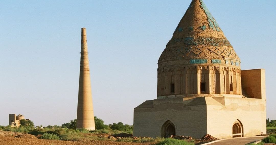 کهنه اورگنچ-ویرانه‌لر آره‌سیده یشه‌یاتگن تاریخ