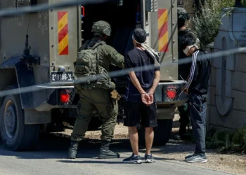 اسرائیل ۲۰۰۰ دن آرتیق فلسطین‌لیک باله‌نی حبس‌گه آلگن
