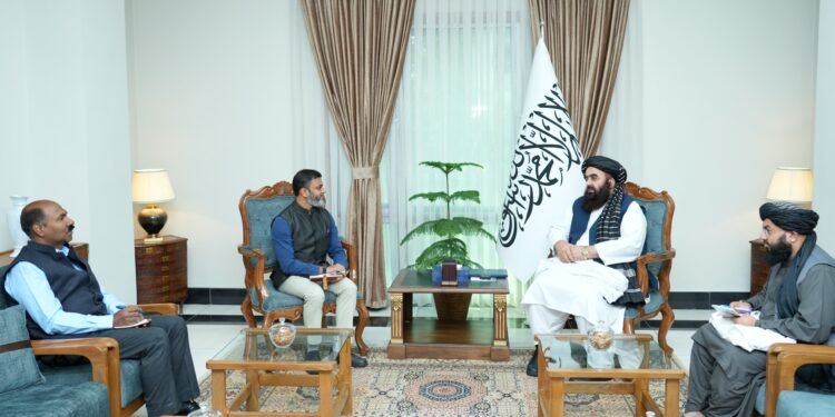 امیرخان متقی: طالبان هندوستان بیلن بۉلگن علاقه‌لریگه اهمیت بېره‌دی