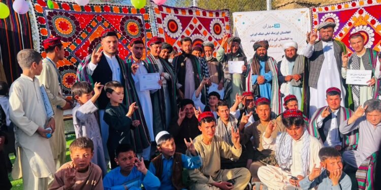 اۉزبېک تیلی بیره‌می؛ خلقی‌میزنینگ بیرلیگی و تاثیرینی عکس اېتتیرگن سنه