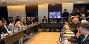 مارشال عبدالرشید دوستم: حاضرگی وضعیت برقرار قالمهی، اساسی اۉزگریش کېلیشی ممکن
