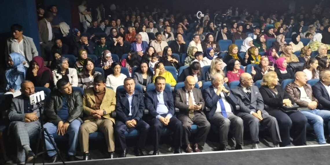 تورکیه‌نینگ انقره شهریده اۉزبېک تیلی ملی کونی طنطنه‌لی نشانلندی