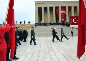 تورکیه جمهوریتی تشکیل تاپگنی‌۱۰۳-ییل‌لیگی؛ اردوغان آتاتورک خاطره‌سی‌گه حرمت کۉرستدی