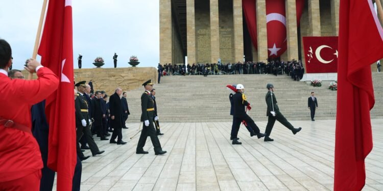 تورکیه جمهوریتی تشکیل تاپگنی۱۰۳-ییللیگی؛ اردوغان آتاتورک خاطرهسیگه حرمت کۉرستدی