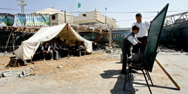 خلق‌ارا اوقیتووچی کونی؛ غزه ده ۸۰۰ دن آرتیق فلسطین‌لیک اوقیتووچی اۉلدیریلگن