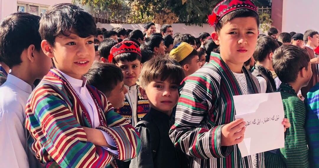 آنه تیلی؛ یۉره‌کدن یۉره‌ککه و فرزنددن فرزندگه یېتکزیلیشی کېره‌ک بۉلگن میراث